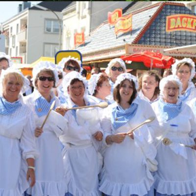 kostümierte Frauen des ABDK